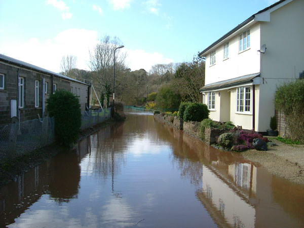 Flooding by the cricket club, Mill Road, Usk, 06.03.07