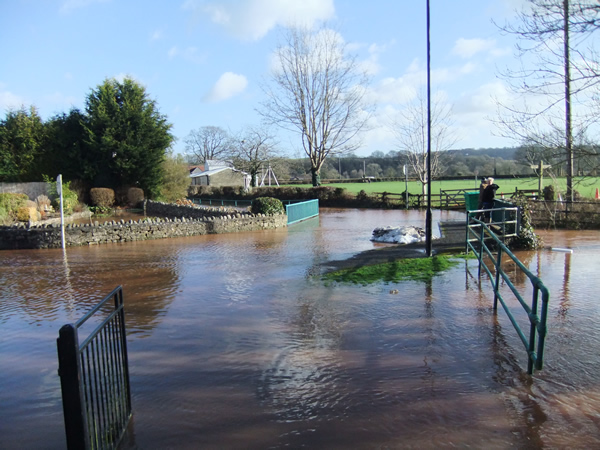 Flooding at the south end of Mill Street, 27.01.13